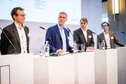 00007_Awards23_Jako_Session4_1500_1545