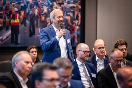 00071_Awards23_Jako_Strategiepanel_Neue_Zinsen_1000_1100