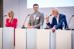 00080_Awards23_Jako_Strategiepanel_Neue_Zinsen_1000_1100