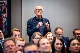 00082_Awards23_Jako_Strategiepanel_Neue_Zinsen_1000_1100