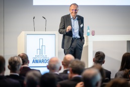 20240418_Awards24_Jako_1635-1705_Ohlrogge_Abschluss_Keynote_001